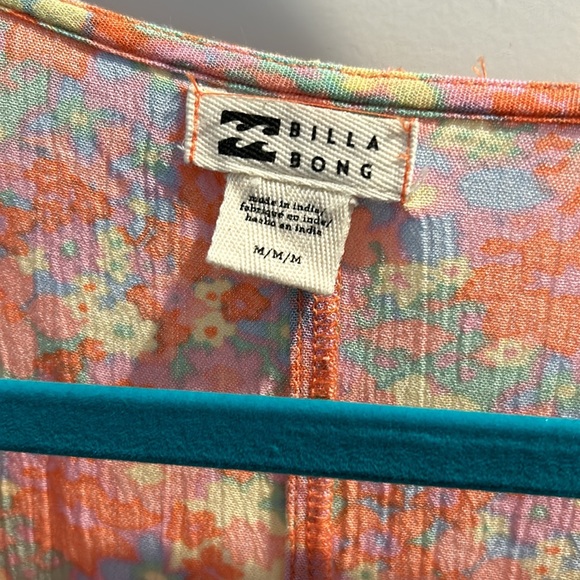 NWT Billabong Wrap flutter sleeve dress size Medium 10 - Picture 4 of 5